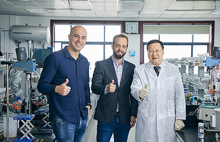 打造貼近客戶(hù)一線(xiàn)的敏捷前端組織，實(shí)現(xiàn)客戶(hù)需求24小時(shí)快速響應(yīng)。