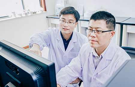 致力于為全球客戶(hù)提供全方位系統(tǒng)解決方案，成為他們最值得信賴(lài)的合作伙伴。