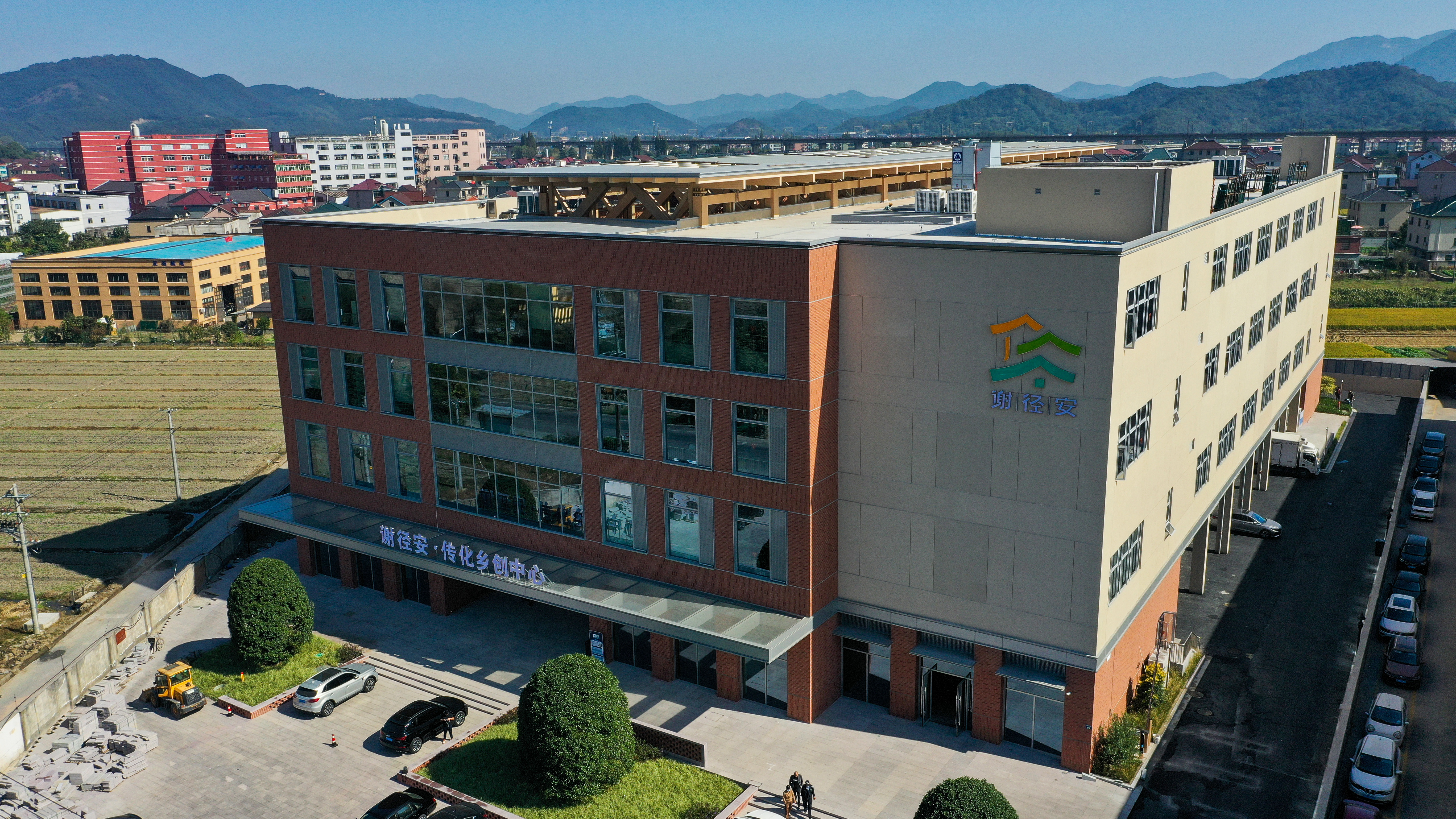 16998545782869352nji.jpg 中心(1).jpg